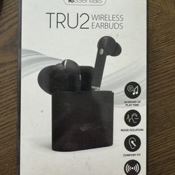wireless earbuds and wireless charging pad 