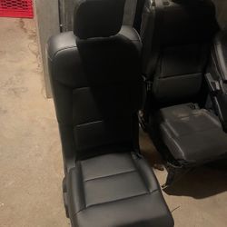 Ford Explorer 2023 2nd And Third Row Of Seats 
