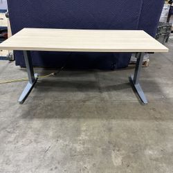 60x30 Electric Height Adjustable Tables! Christmas Sale! We Also Have Ergonomic Chairs And Monitor Arms!