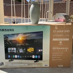 65” Samsung smart 4k led Uhd tv
