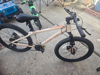 Ozark Trail MT Vibe Mountain Bike