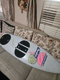 Surfing board