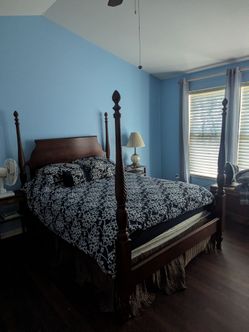 Queen Bedframe