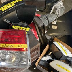 VARIES BODY CAR PARTS - 21’ Toyota Rav4 Mirror, 17’ Honda Pilot Mirror, 19’ Jeep Wrangler R/S Mirror 