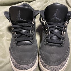 Jordan 3’s Off Noir size 10