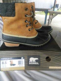 Women's size 8.5 boots