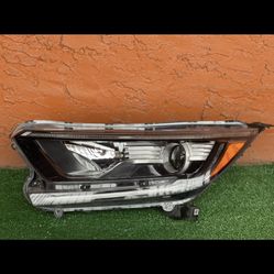 2020 Honda CR-V Left Headlight 