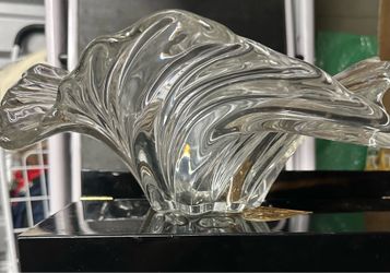Crystal Leaf Centerpiece Bowl – Heavy Art Glass