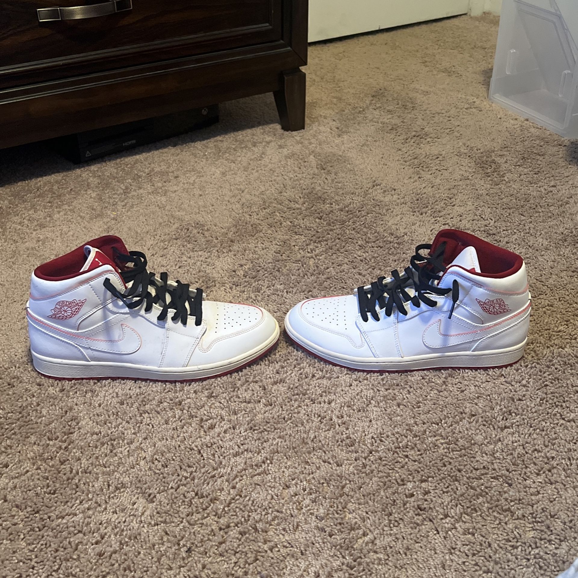 Air Jordan 1 Retro Mid Size 11.5 (White, Red and Black)