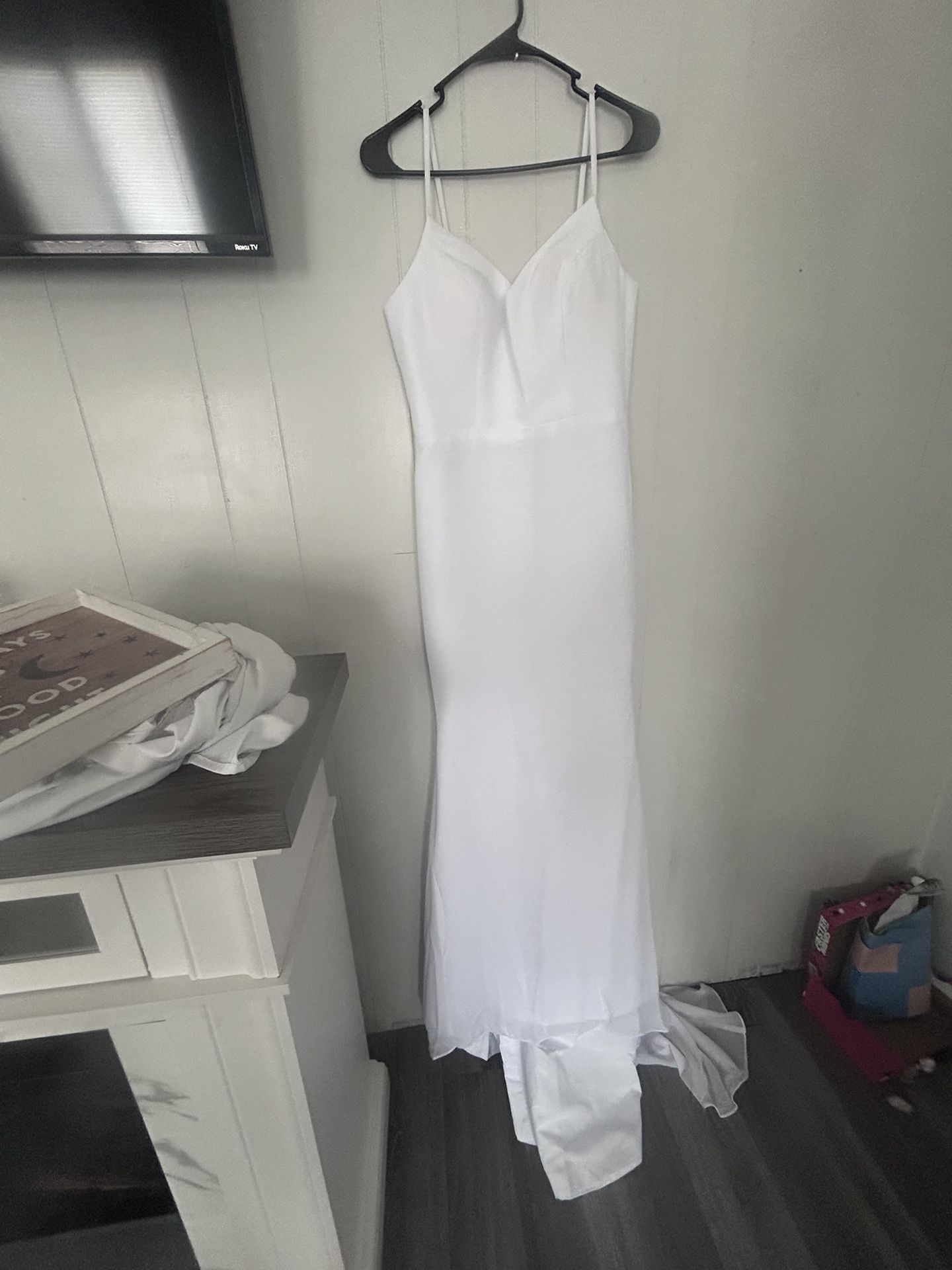 Wedding Dress (NEVER WORN)