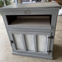 Dresser 