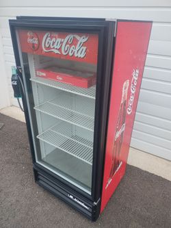 25 x 64 inch tall commercial fridge refrigerator good working