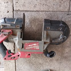 Cordless bandsaw
