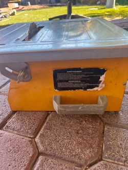 Wet tile saw