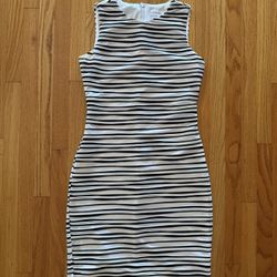 Calvin Klein Women's Textured Striped Wave Jersey Black White Dress Size 4