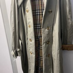 Burberry Trenches Coat