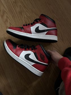 Jordan 1 Chicago Black Toe