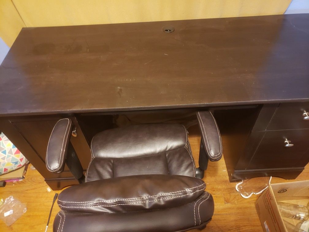 computer desk and chair