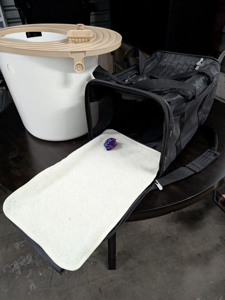 Cat Carrier, Black, Small to Medium Cat