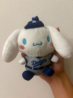 Dodgers Sanrio Cinnamoroll Hello Kitty & Friends Plush Clip SGA 8/12/26