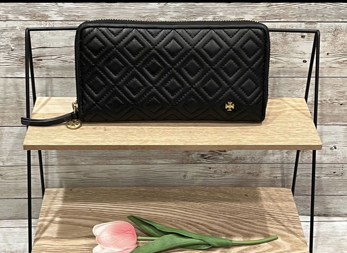 Black Wallet for Sale in Las Vegas, NV - OfferUp