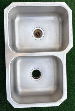 Duel basin stainless steel kitchen sink