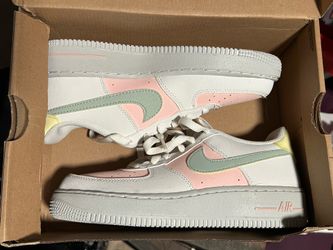 Nike Air Force 1 Low – White/Pink/Green – Women’s (Excellent Condition) 🌸💚