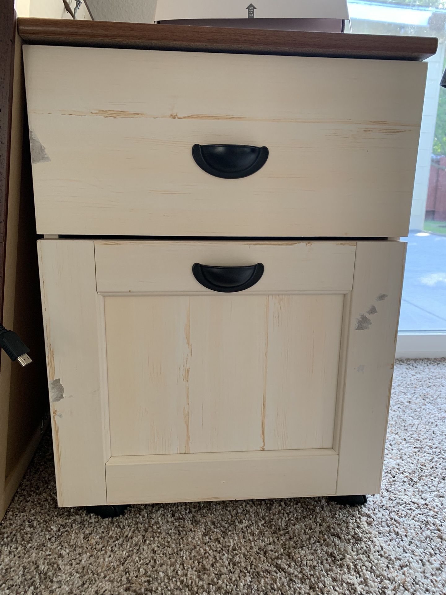 File Cabinet L19.5in X W16 X H22