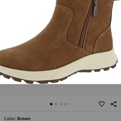 Cute Tan Khombu Snow Boots Size 8 Woman 