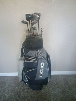 Random set of golf clubs