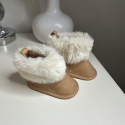 BABYGIRL BOOTS 0-3M