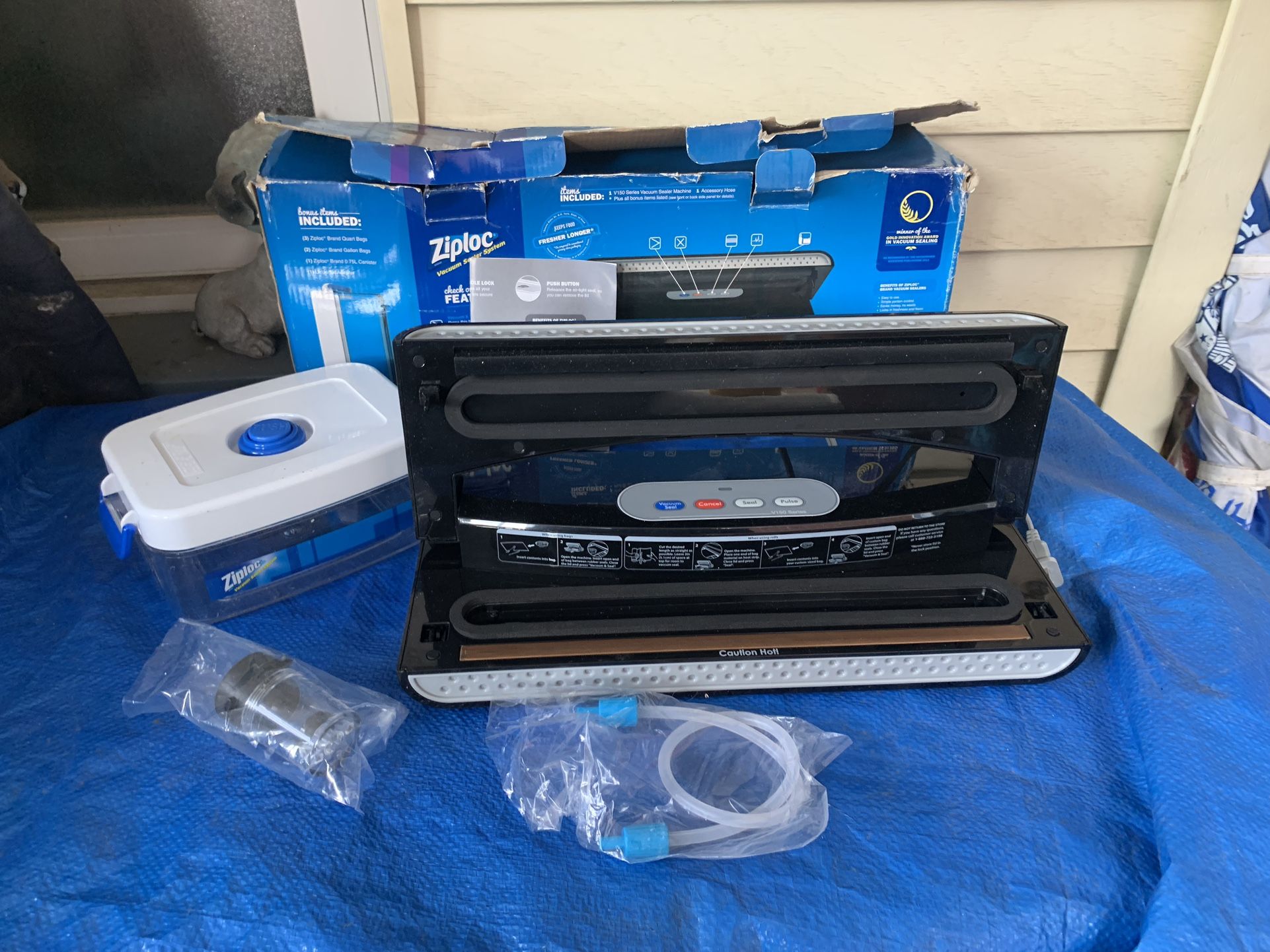 Ziploc V159 Vacuum Seal Food Saving Machine and Canister