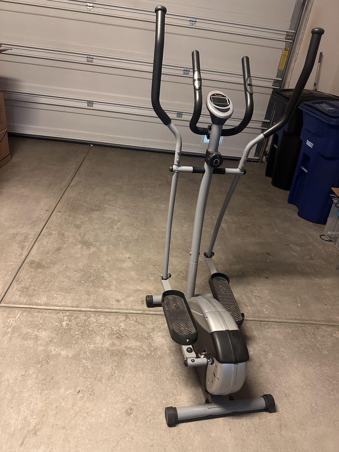 Elliptical Exercise Machine 