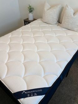 The Dreamcloud full size mattress. Colchon matrimonial
