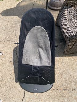 Potable baby bouncer