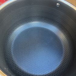 Used 8qt hybitd nonstick hexclad stock pot no lid