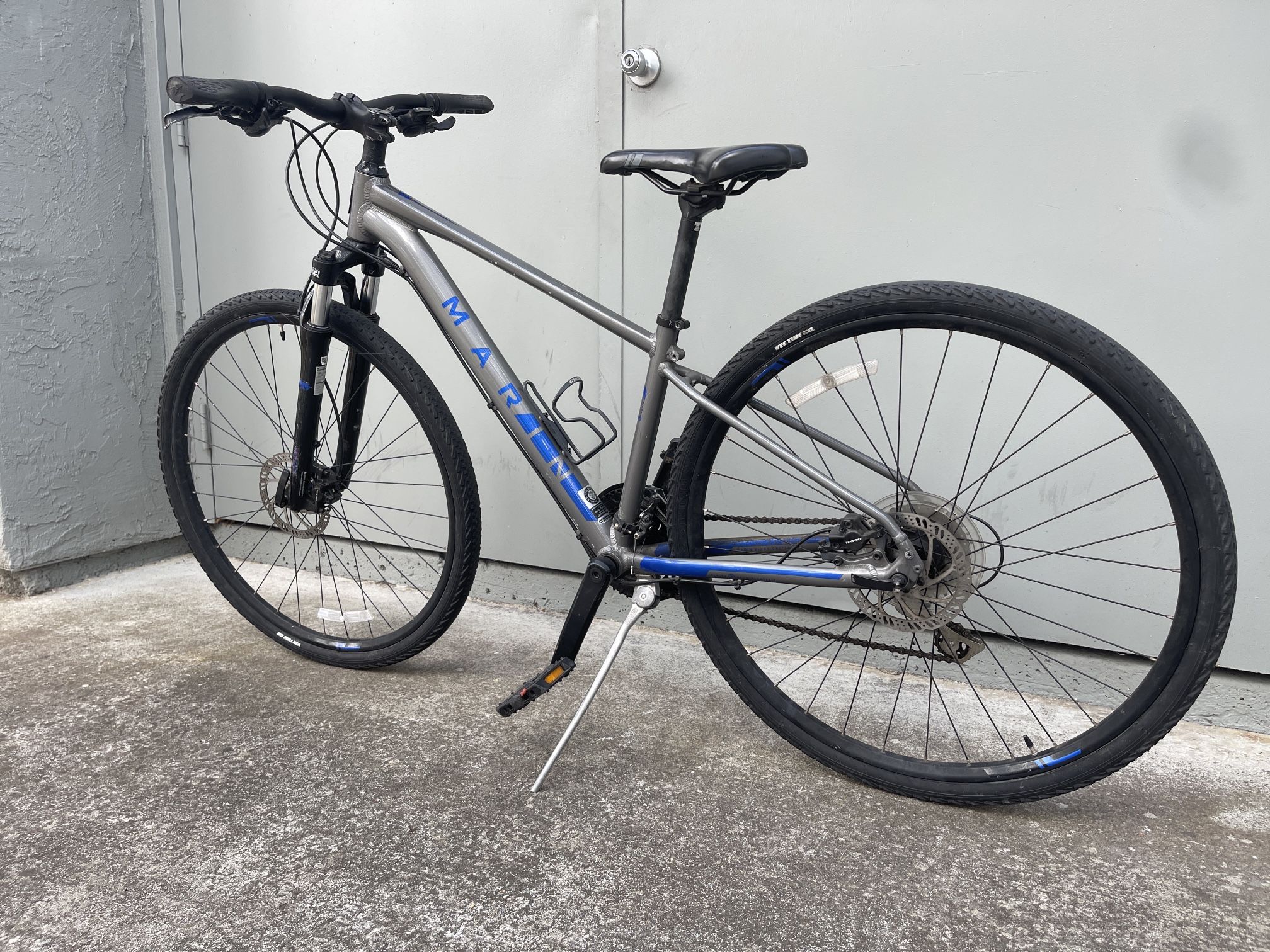 Marin San Rafael DS2 Hybrid Bike Bicycle Road Mountain Medium Has lite scratches and shift indicator plastic is gone. Bike still rides perfectly and