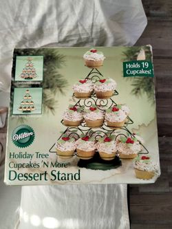 HOLIDAY TREE DESSERT STAND