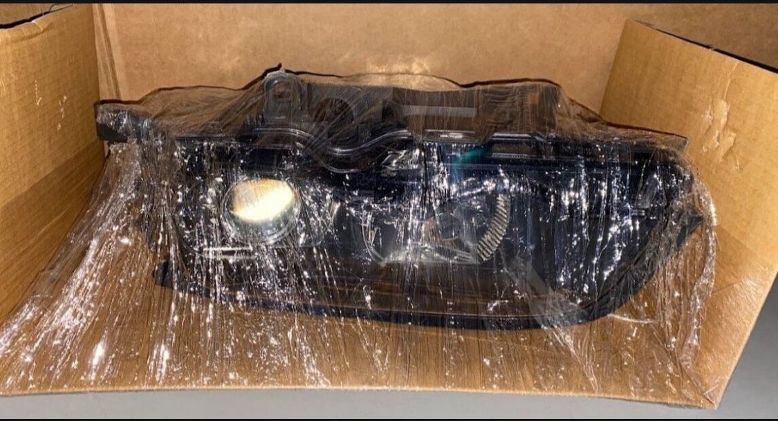 Hella Front LH Headlight Assy