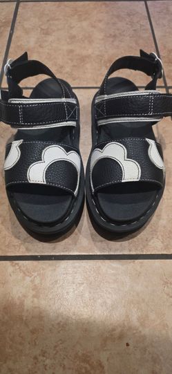Dr. Martens Womens size 5 Voss Pisa Flower platform sandals in black and white