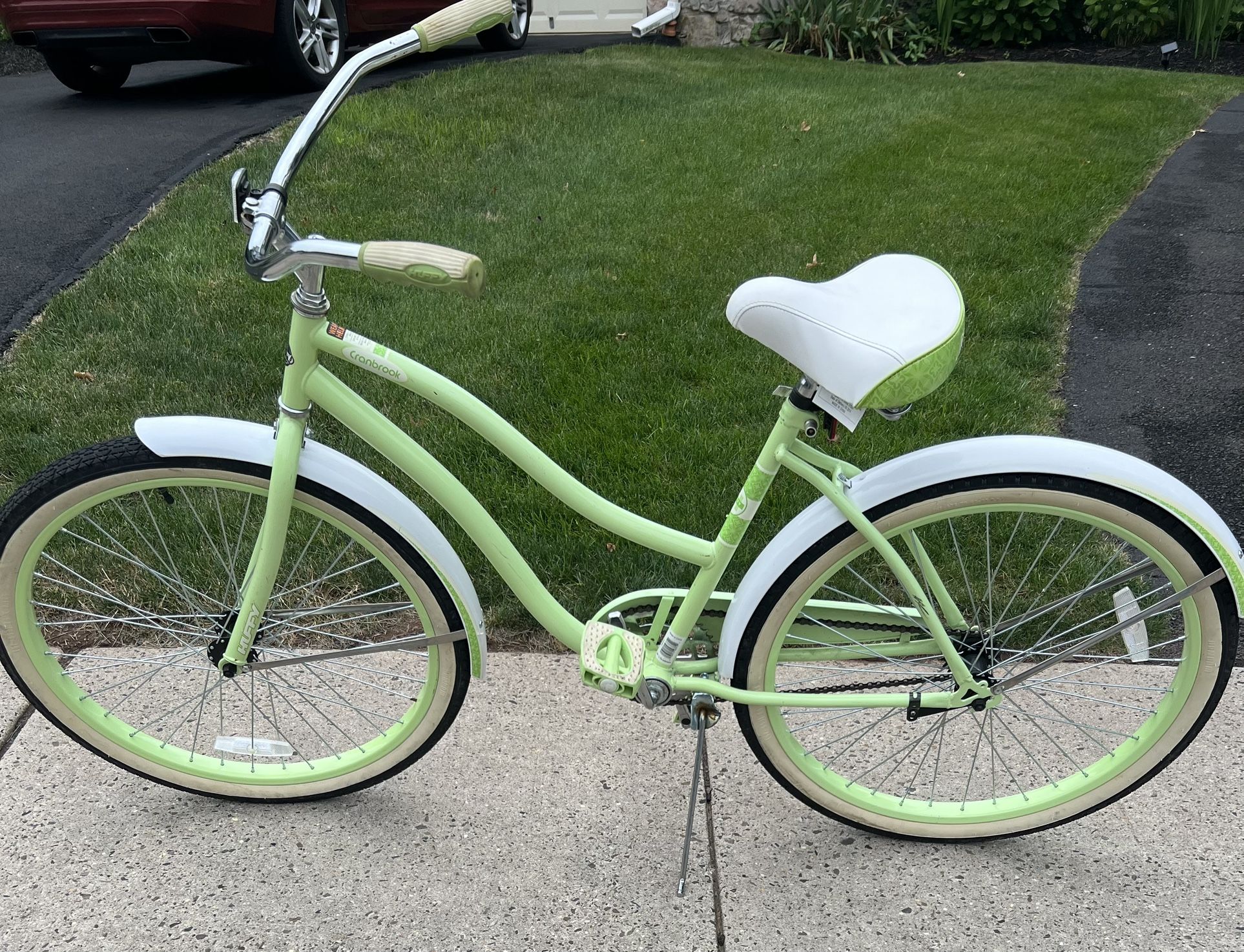Women’s 26” Huffy Cranbrook Beach Cruiser Light Green $150 Or Best Offer
