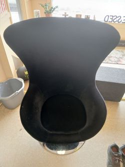 "NICE BLACK SWIVEL EGG CHAIR"