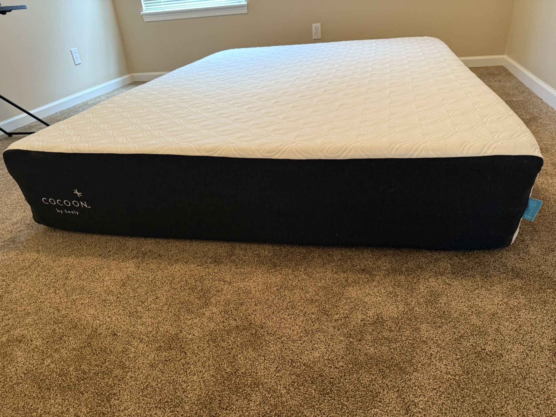 “New” Sealy Cocoon Queen Mattress(Hybrid)