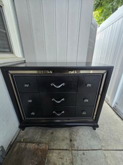 Beautiful black Dresser