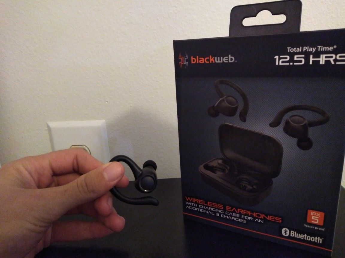 True Wireless Blackweb Earbuds