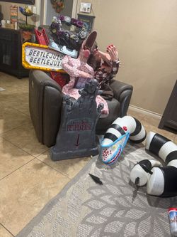 Beetlejuice Halloween Decoration Collection only!!recliner not included!!