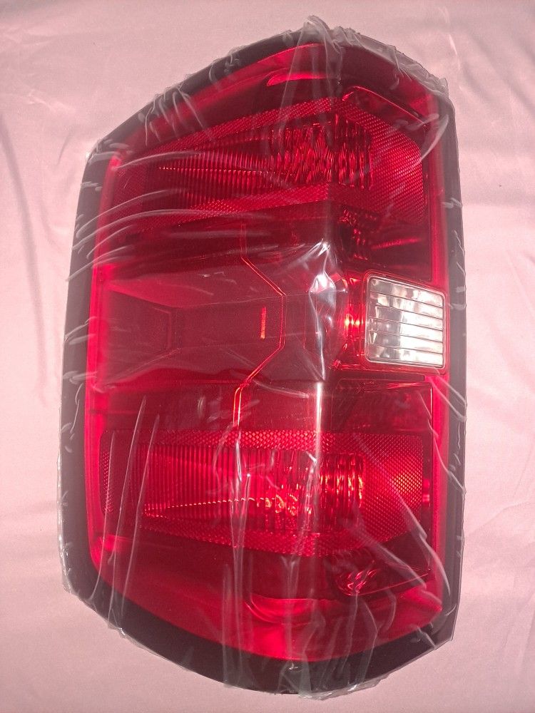 Chevrolet Silverado Tail Light Driver Side  L