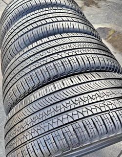 Set 255/45-19 pirelli con el 80% de vida