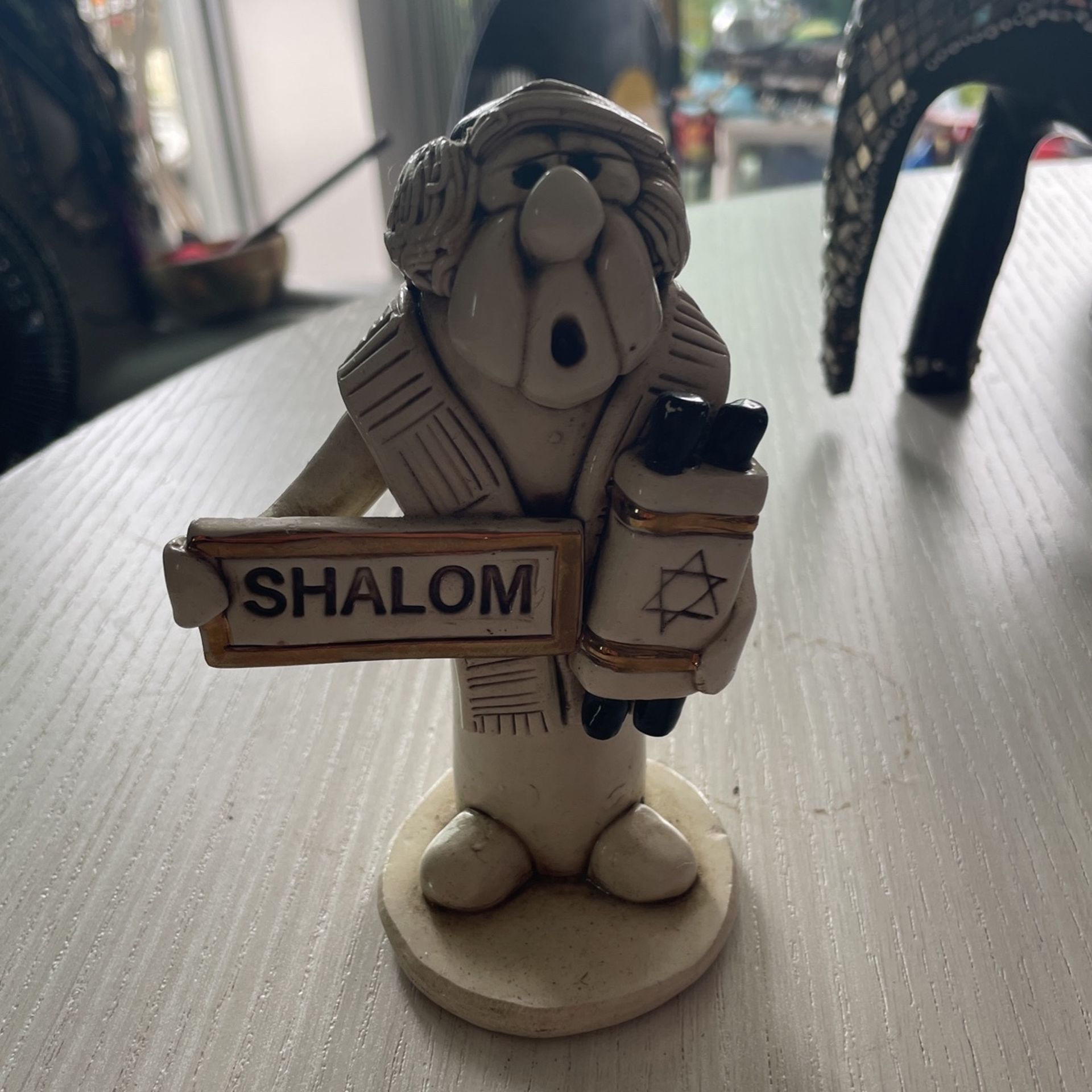 Shalom Item