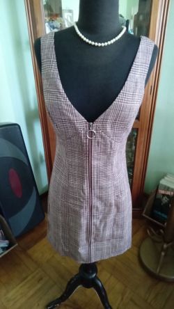 New dress Size Small from Forever 21 with front zipper